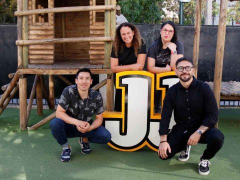 Docentes y Asistentes de la Educación